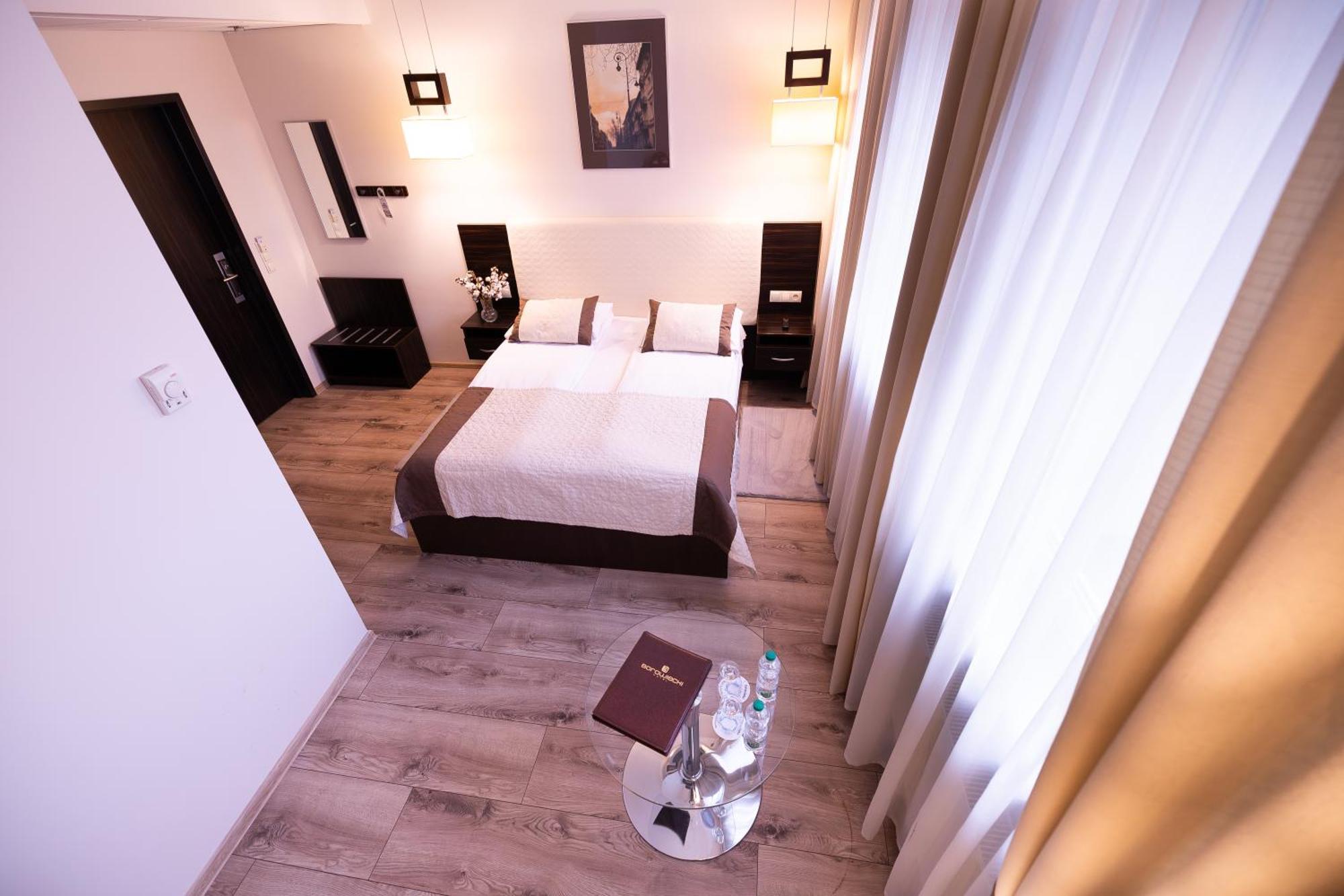 Hotel Borowiecki Лодзь Экстерьер фото
