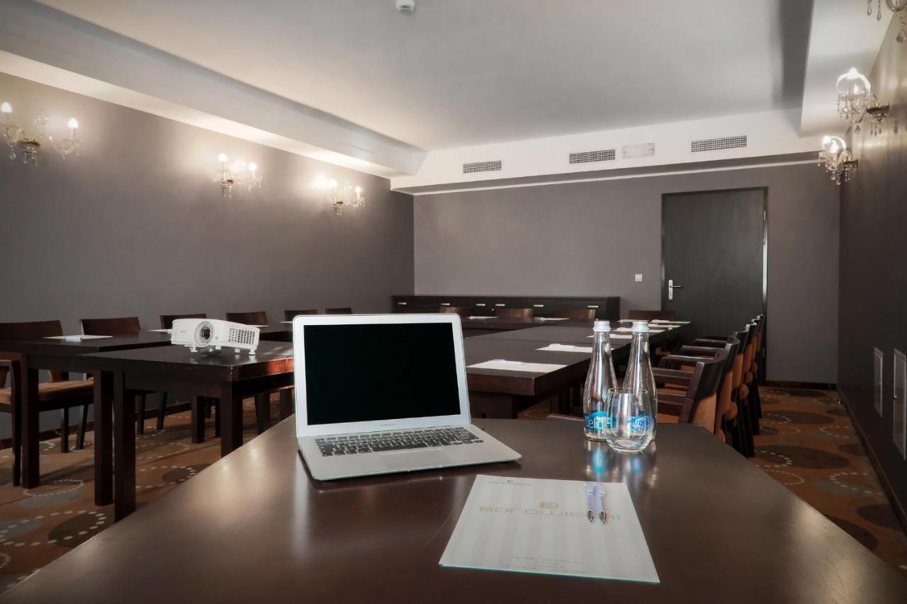 Hotel Borowiecki Лодзь Экстерьер фото